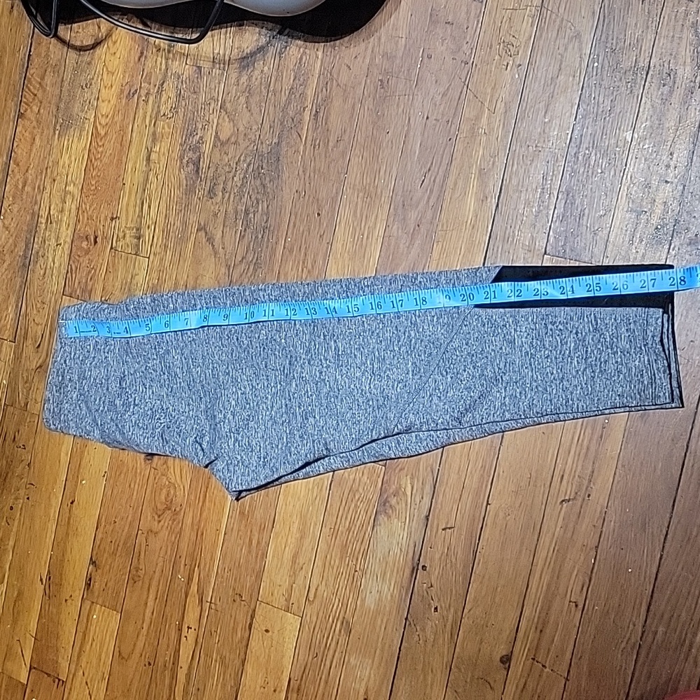 Champion capri size s  color gray and black good condition - Picture 8 of 10